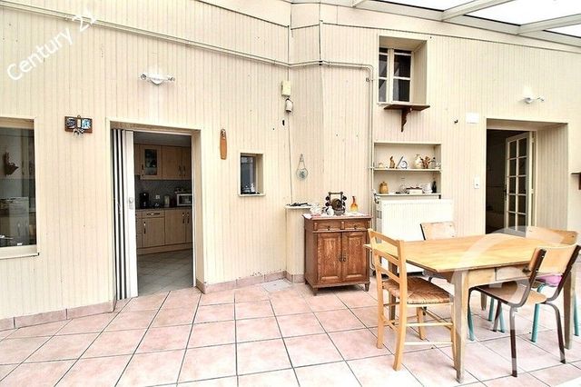 Afficher la photo en grand maison à vendre - 7 pièces - 165.0 m2 - LA FERTE SOUS JOUARRE - 77 - ILE-DE-FRANCE - Century 21 Emilie Pelletier