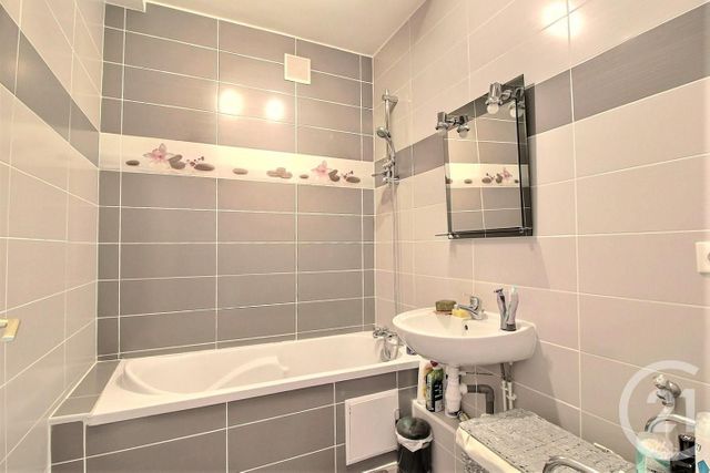 Appartement F3 à vendre - 3 pièces - 60.0 m2 - CHATEAU THIERRY - 02 - PICARDIE - Century 21 Emilie Pelletier