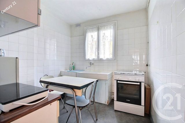 Appartement T4 à vendre - 4 pièces - 61.79 m2 - CHATEAU THIERRY - 02 - PICARDIE - Century 21 Emilie Pelletier