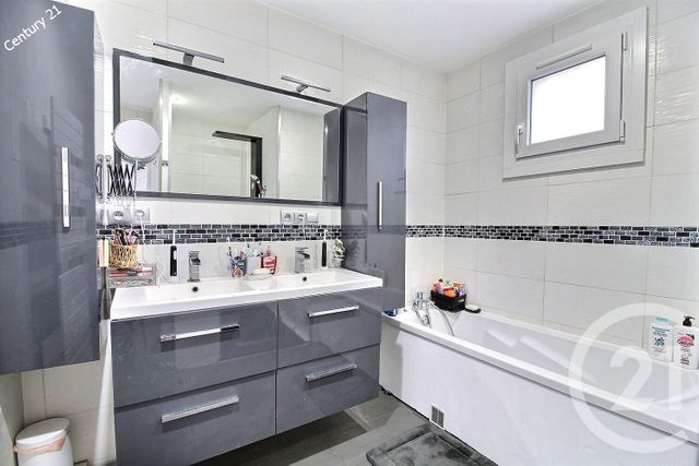 maison à vendre - 6 pièces - 113.5 m2 - LA FERTE SOUS JOUARRE - 77 - ILE-DE-FRANCE - Century 21 Emilie Pelletier