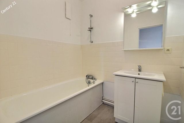 Appartement F2 à vendre - 2 pièces - 41.25 m2 - CHATEAU THIERRY - 02 - PICARDIE - Century 21 Emilie Pelletier