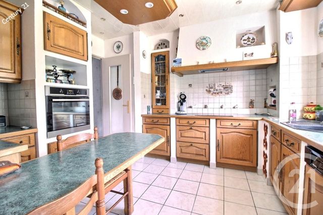 maison à vendre - 7 pièces - 155.9 m2 - LA FERTE SOUS JOUARRE - 77 - ILE-DE-FRANCE - Century 21 Emilie Pelletier