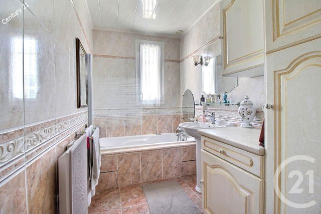 maison à vendre - 7 pièces - 155.9 m2 - LA FERTE SOUS JOUARRE - 77 - ILE-DE-FRANCE - Century 21 Emilie Pelletier