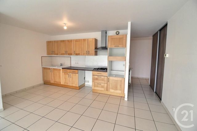 Appartement F3 à vendre - 3 pièces - 85.92 m2 - CHATEAU THIERRY - 02 - PICARDIE - Century 21 Emilie Pelletier