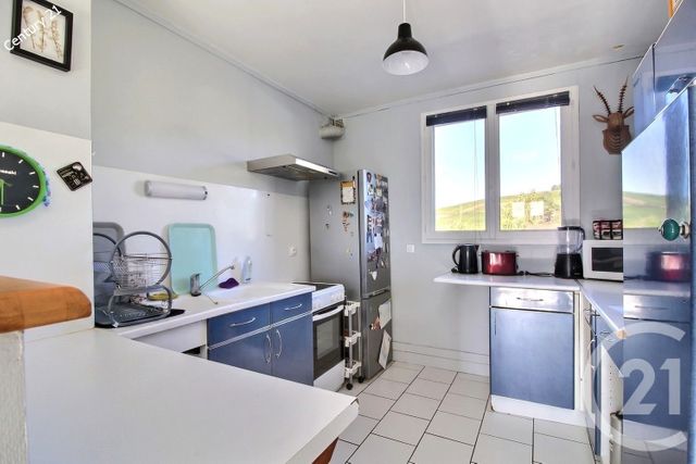 Appartement F3 à vendre - 3 pièces - 65.4 m2 - CHATEAU THIERRY - 02 - PICARDIE - Century 21 Emilie Pelletier